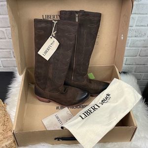 Liberty Black Women’s Boots Leather No Buck Grease in Chocolate Size 9 W…